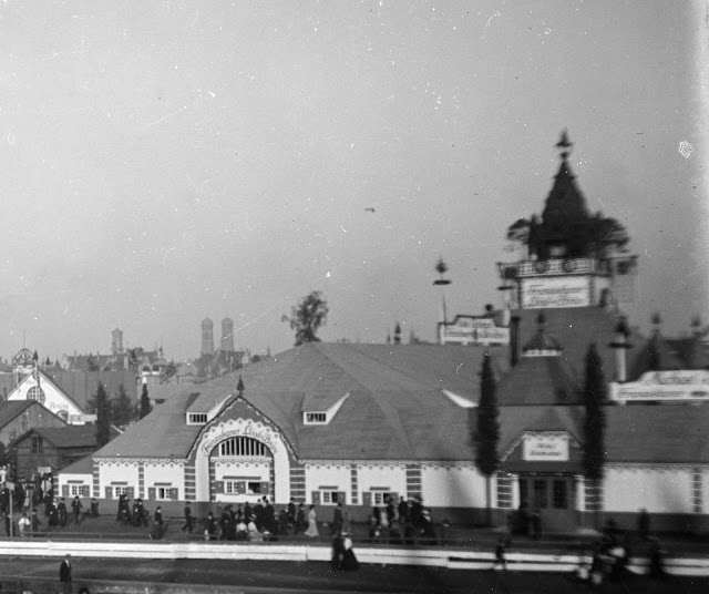 historische Aufnahme vom Oktoberfest in München - Schottenhammel - um 1910