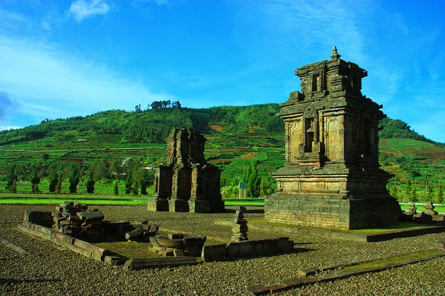 Pesona Alam Dataran Tinggi Dieng : Candi Arjuna