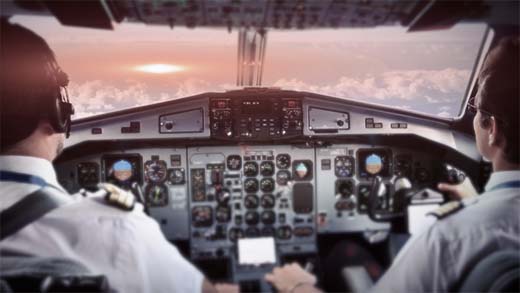 Pilotos comerciales se comunican con OVNI usando las luces de los aviones