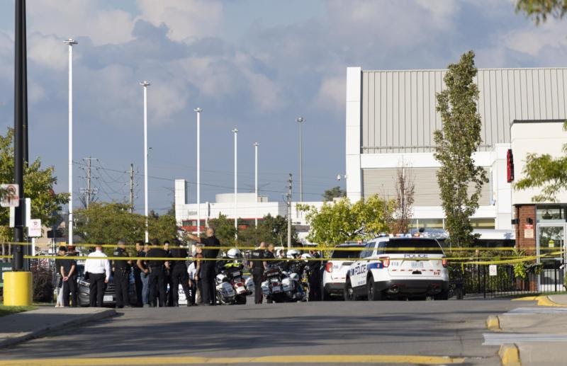 Canadian police officer shot dead in Toronto