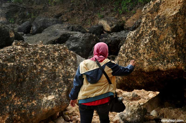 Pantai Kedung Tumpang, Tulungagung: Tabik dari Kolam Renang Alami, Kolam Para Bidadari