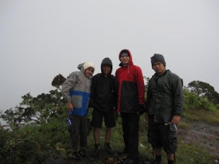 Puncak Cikurai : Irwenk, Eka, Tono, Babay