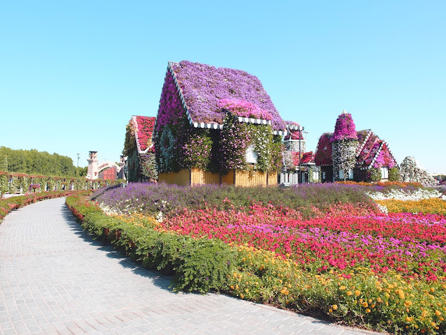 The World's Most Extravagant Garden - Dubai's Miracle Garden