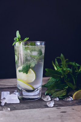 lemon mint water to keep yourself hydrated