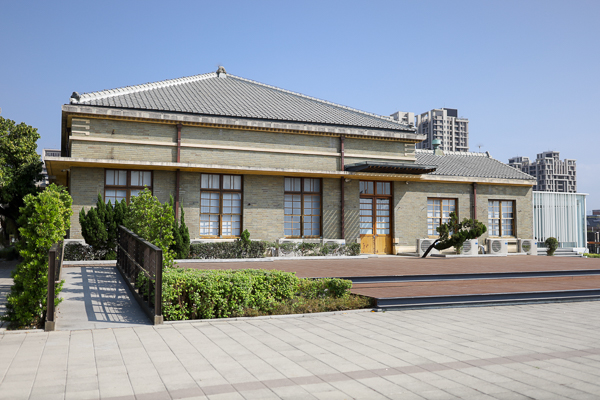 台中湧泉公園星泉湖賞愛心水草和水鳥，文明之基和滿月指輪好好拍