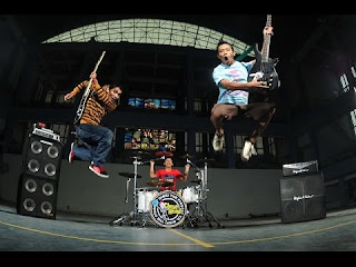 CloseHead - Bandung Disco Punk Head Melodic