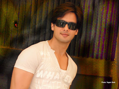 shahid kapoor shirts and hairstyles