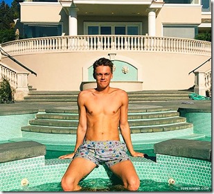 caspar-lee-shirtless