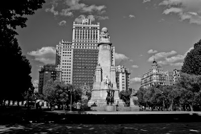 La Plaza España (Madrid, España), by Guillermo Aldaya / PhotoConversa