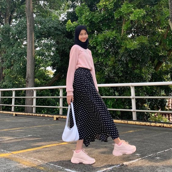 Ide Pakaian Jilbab untuk Pergi Kuliah