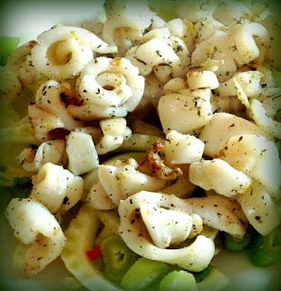 Ensalada de calamares al ajillo