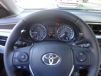 Novo Toyota Corolla XEi 2015 preto  - volante