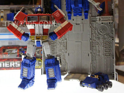 Optimus Prime Master Ver. 2 Piece Hasbro