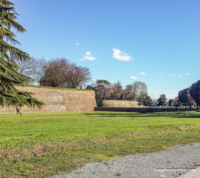 Muralhas de Lucca na Itália