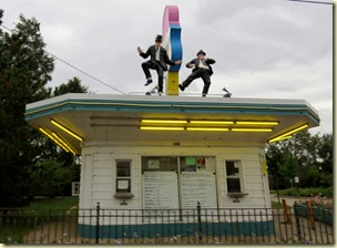 073