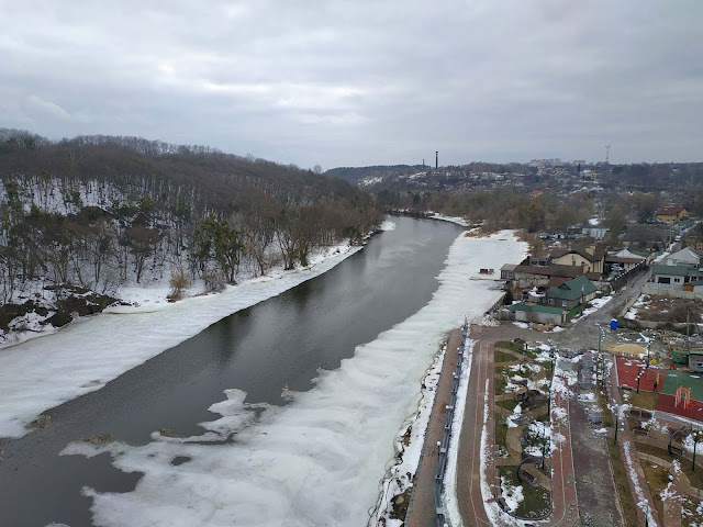 Набережная в Шодуаровском парке.