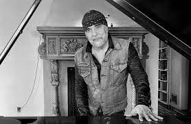 Daniel Lanois Picture