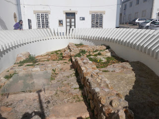 Archéologie locale visite tardive vieux cimetière