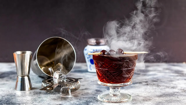 The Black Manhattan Cocktail: A Bold and Elegant Twist on a Classic
