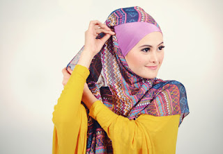 Cara memakai kerudung Modern