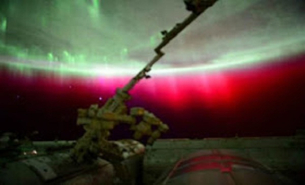 Αστροναύτες του Διεθνούς Διαστημικού Σταθμού είδαν την ατμόσφαιρα της Γης να κοκκινίζει