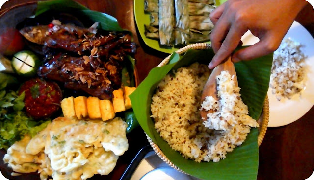 Rumah Makan Asep Stroberi Garut Tasikmalaya Lidah di GOYANG pak Asep Stroberi