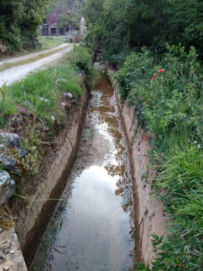 FOTO | UGROŽENI USJEVI U ŠIPOVAČI: Presušio vodonatapni kanal
