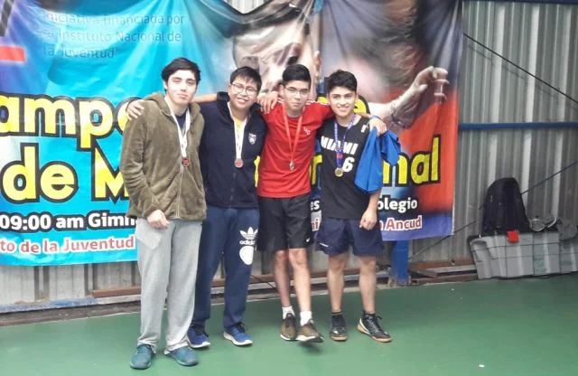 Representantes de Ancud y Quellón ganaron etapa provincial de tenis de mesa