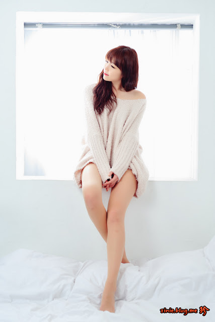 Lee Eun Hye Sexy in Creamy Sweater