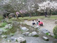 若い家族連れが来ていた