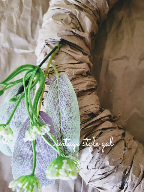 Make a wreath with packing materials
