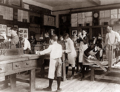 1899 Wood Working Class