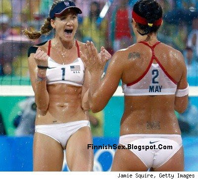 women beach volleyball