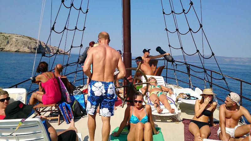 Enjoy Full day Blue Lagoon & 3 islands tour from Split | Goranga.com