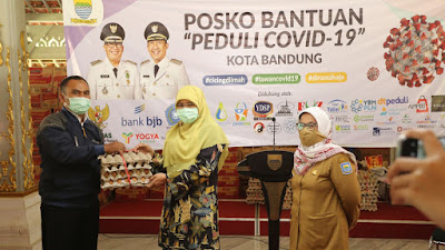 Peduli Covid-19, Pemkot Bandung Berikan 1.000 Paket Sembako Untuk  Panti