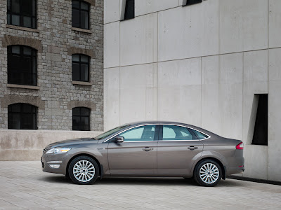 2011 Ford Mondeo Side View