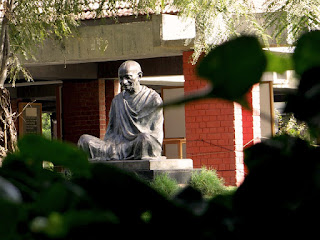 महात्मा गांधी का जीवन परिचय और गाँधी आन्दोलन