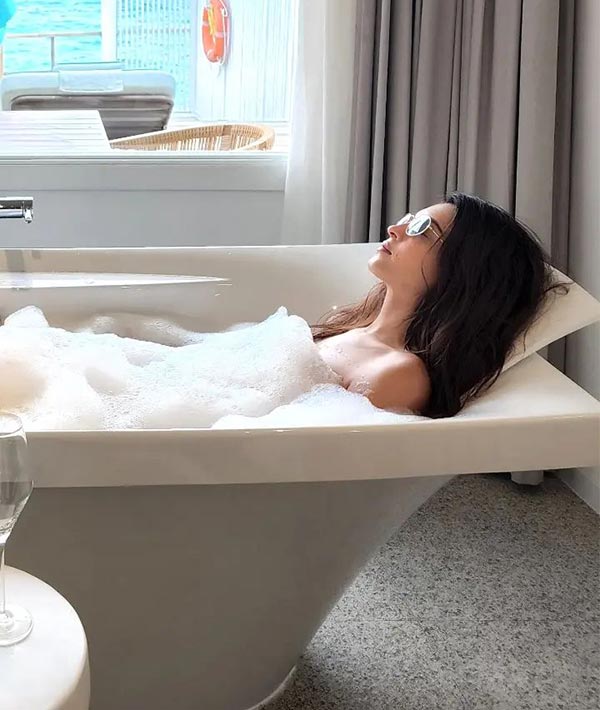 Shiny Doshi naked bathtub tv actress photoshoot