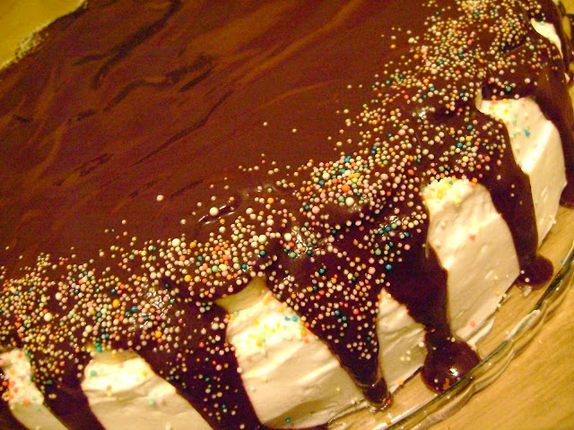 Çikolata Soslu Muzlu Pasta Tarifi