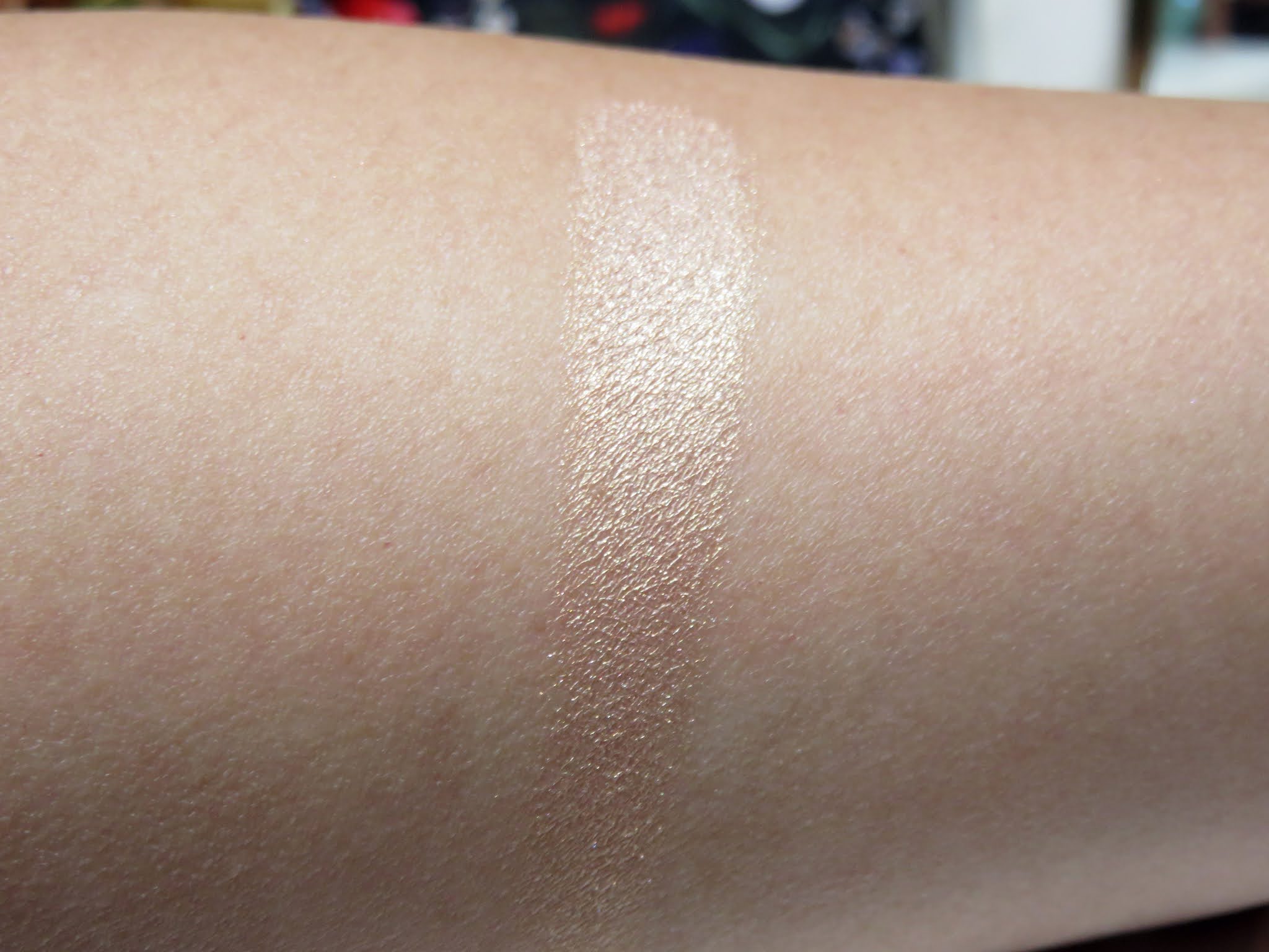 Charlotte Tilbury Superstar Glow Highlighter Review and Swatches