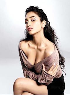 Pics of bollywood actress Jiah khan. Jiah khan Indian actress Without clothes / dress. Jiah khan sexy Kiss image of bollywood hot model