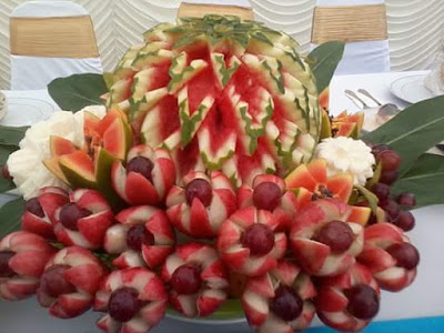 Gubahan Buah Di Meja Pengantin