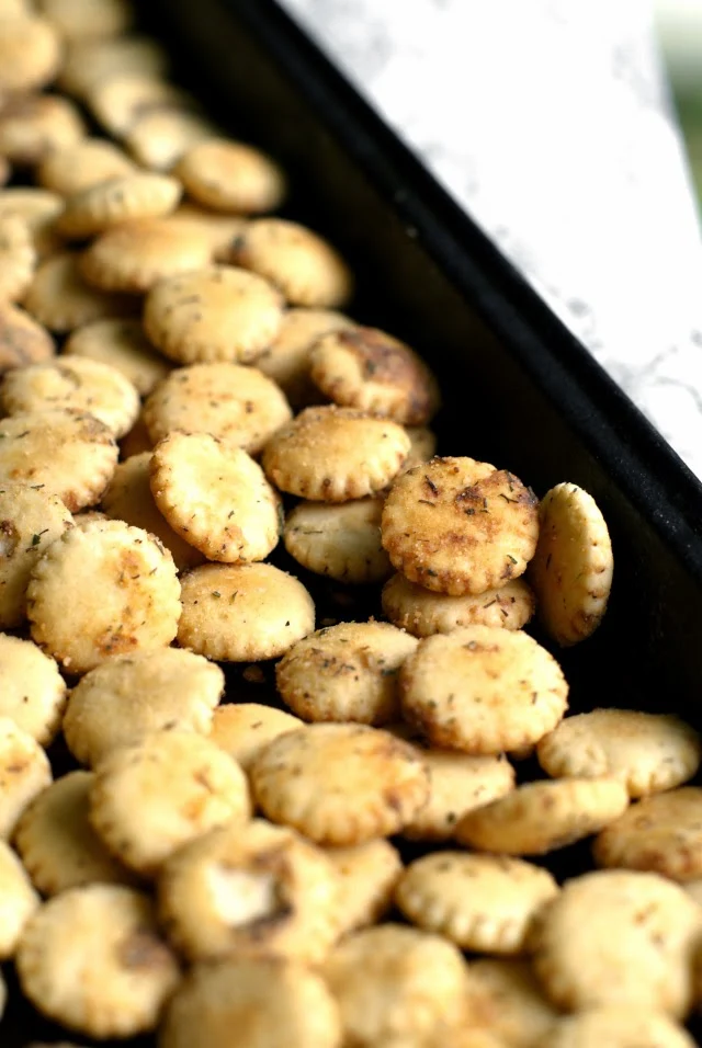 Ranch Oyster Crackers that are really easy to make!