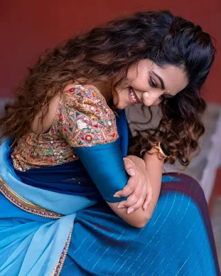 Athulya Ravi Looks Amazing in Indian Saree Photoshoot