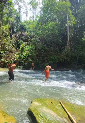 Pengunjung Pancur Aji Sanggau