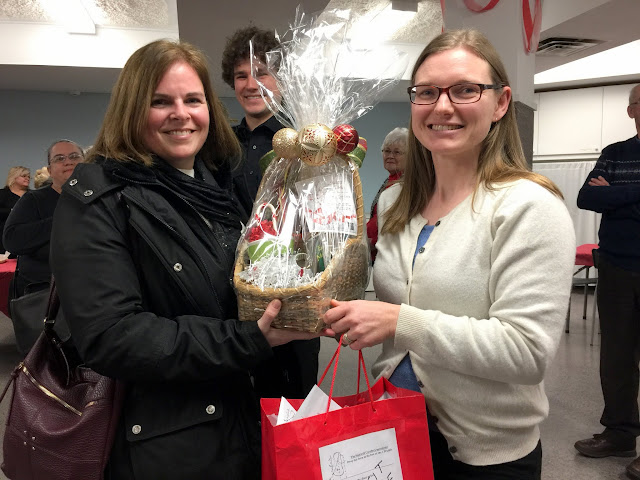 Martha gives out our door prize after our St. Thomas Concert in Stittsville