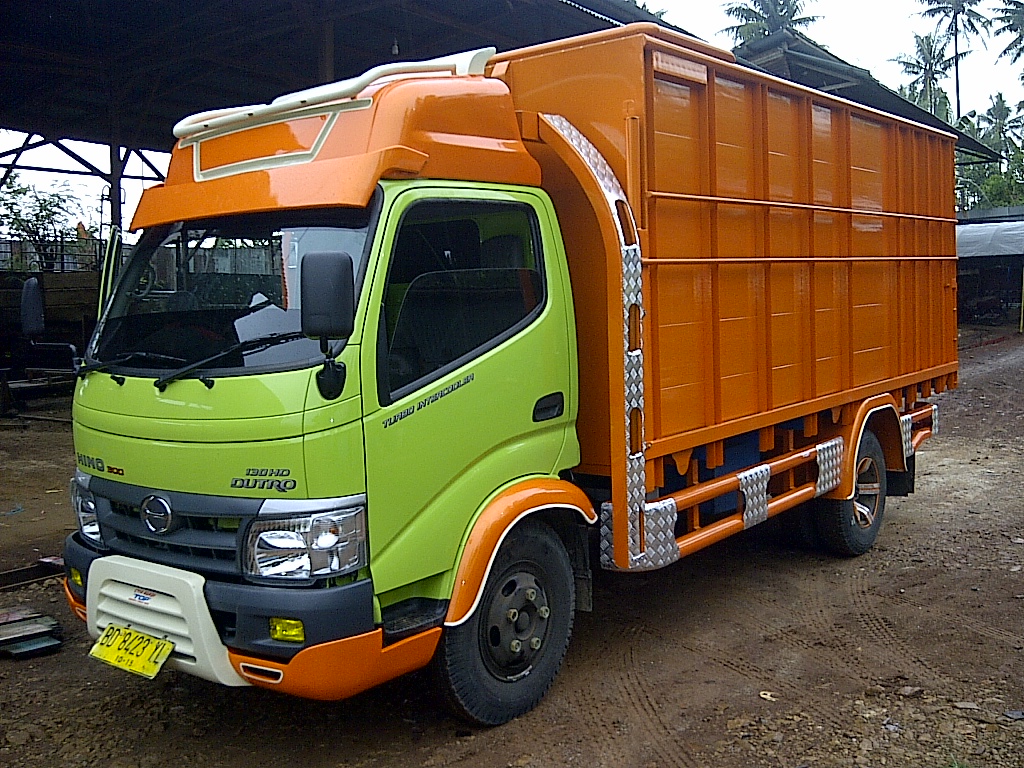 Variasi Mobil Hino Dutro Terbaru Sobat Modifikasi