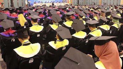 Universitas IPWIJA Wisuda 436 Mahasiswa dan Kukuhkan Guru Besar