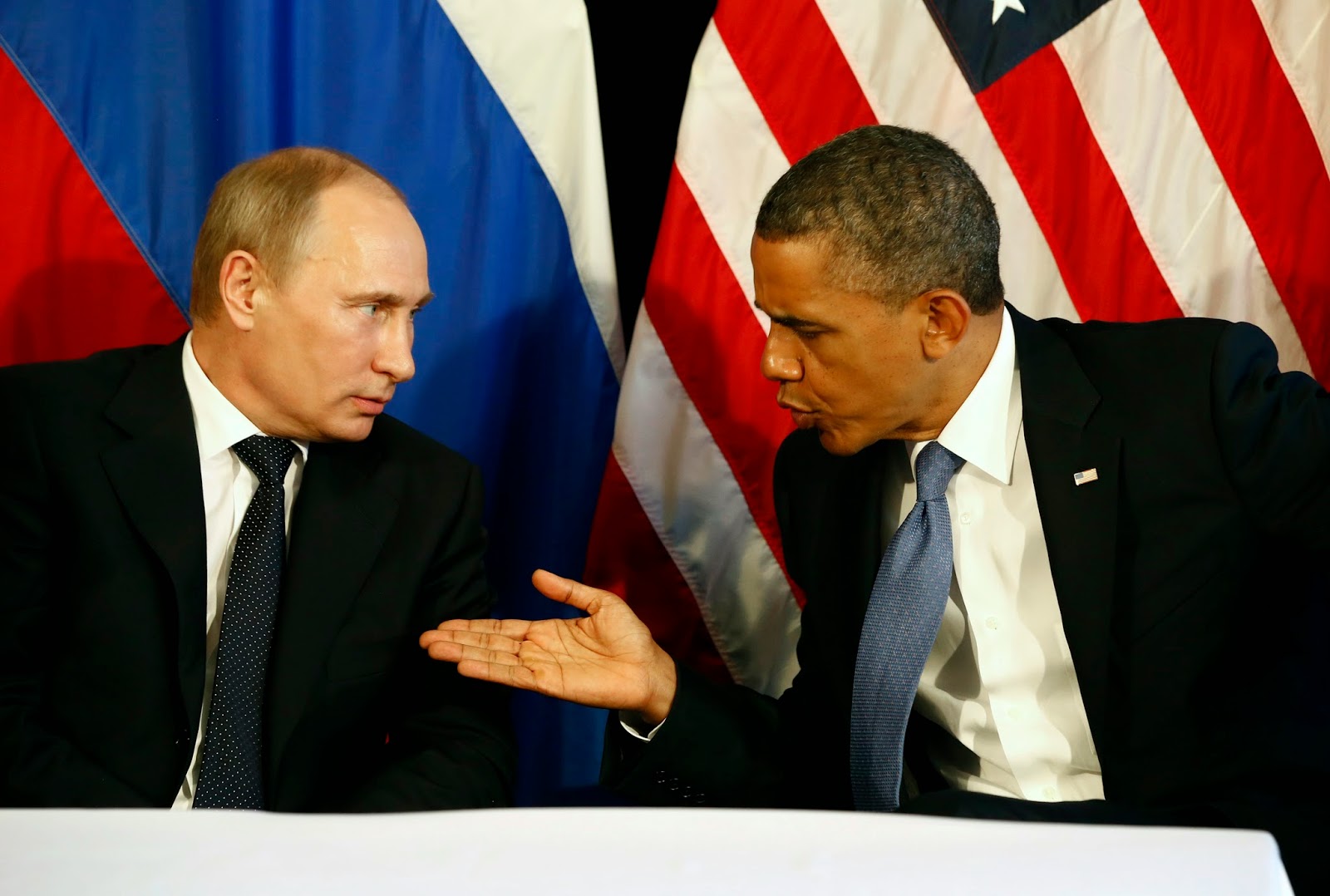 Putin e Obama pedem fim de conflitos na Ucrânia.