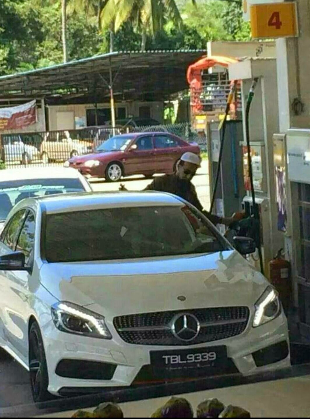 Kedah Ke KL: #HOT!! Gambar Kereta Mewah Baru Ustaz Azhar ...